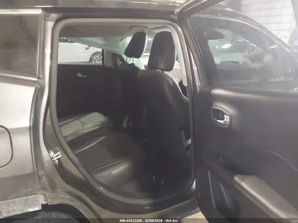 3C4NJDCB5KT641853 2019 JEEP COMPASS - Image 8