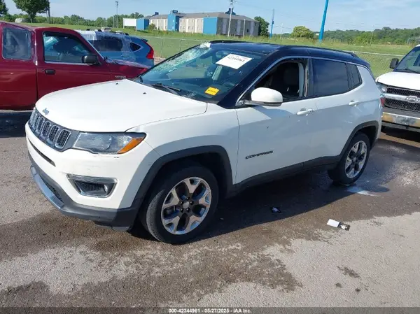 3C4NJDCB5KT733884 2019 JEEP COMPASS - Image 2