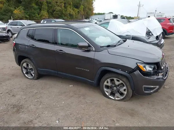 3C4NJDCB5KT741158 2019 JEEP COMPASS - Image 1