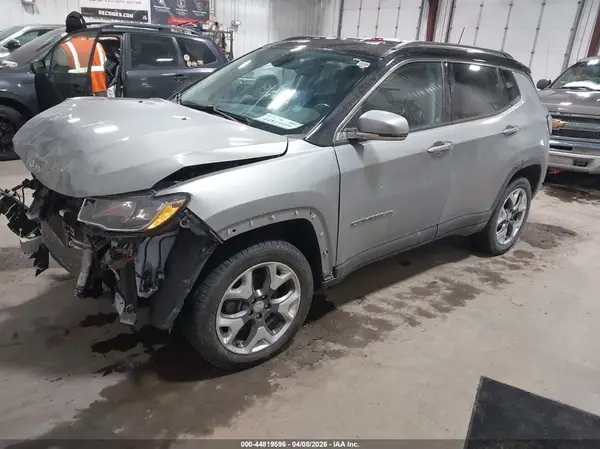 3C4NJDCB5KT752905 2019 JEEP COMPASS - Image 2