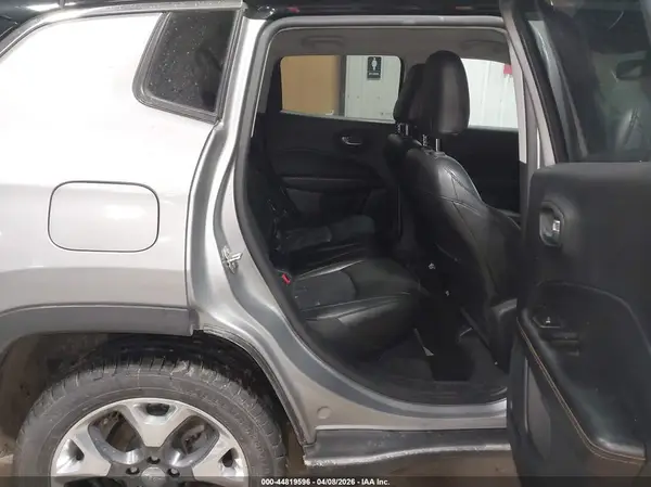 3C4NJDCB5KT752905 2019 JEEP COMPASS - Image 8