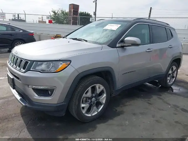 3C4NJDCB5KT780669 2019 JEEP COMPASS - Image 2