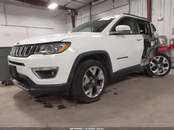 3C4NJDCB5KT791154 2019 JEEP COMPASS - Image 2