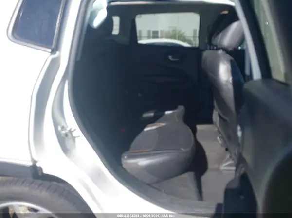 3C4NJDCB5KT827375 2019 JEEP COMPASS - Image 8