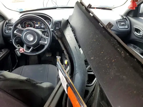 3C4NJDCB5KT843172 2019 JEEP COMPASS - Image 8