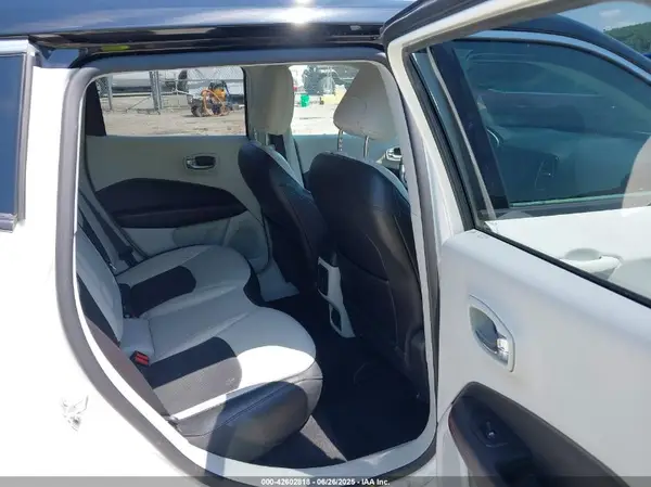 3C4NJDCB5LT118852 2020 JEEP COMPASS - Image 8