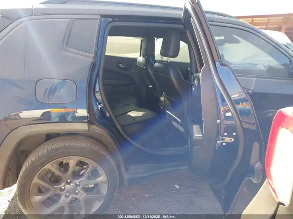 3C4NJDCB5LT123033 2020 JEEP COMPASS - Image 8