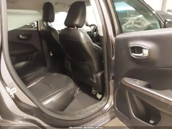 3C4NJDCB5LT163855 2020 JEEP COMPASS - Image 8