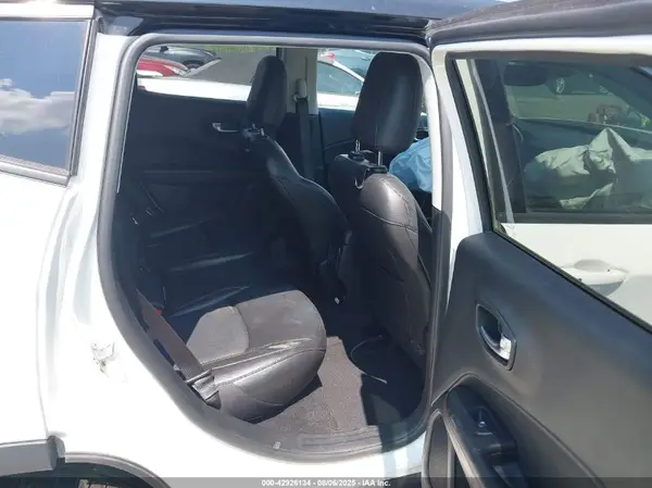 3C4NJDCB5LT245293 2020 JEEP COMPASS - Image 8