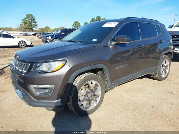 3C4NJDCB5MT520050 2021 JEEP COMPASS - Image 2