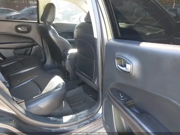 3C4NJDCB5MT520050 2021 JEEP COMPASS - Image 8
