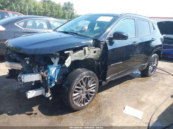 3C4NJDCB5NT140997 2022 JEEP COMPASS - Image 2