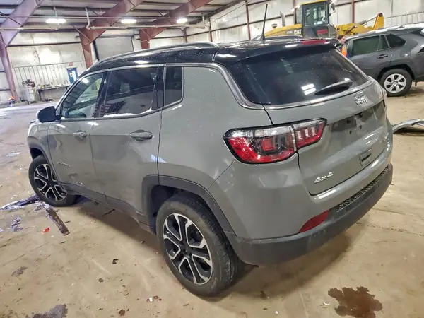 3C4NJDCB5NT157878 2022 JEEP COMPASS - Image 2