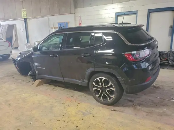 3C4NJDCB5NT238895 2022 JEEP COMPASS - Image 2