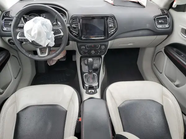 3C4NJDCB6HT646018 2017 JEEP COMPASS - Image 8