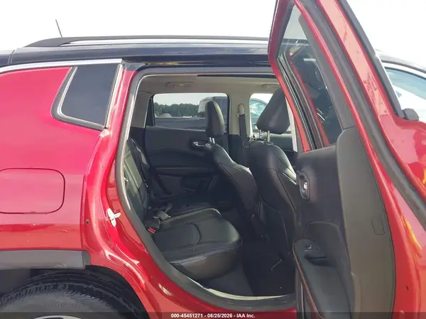 3C4NJDCB6JT108070 2018 JEEP COMPASS - Image 8