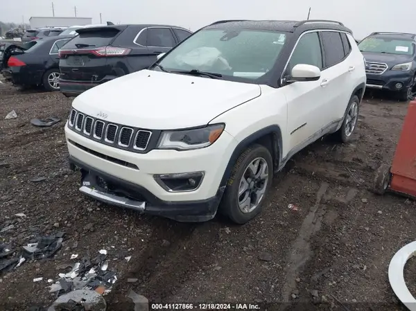 3C4NJDCB6JT113303 2018 JEEP COMPASS - Image 2