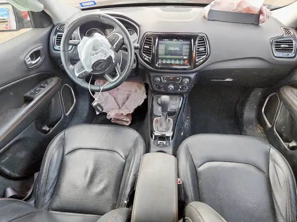 3C4NJDCB6JT114550 2018 JEEP COMPASS - Image 8