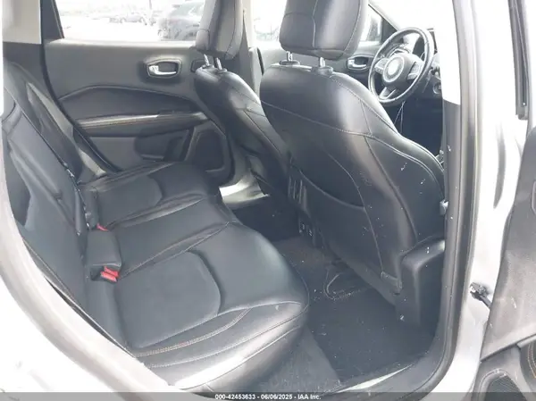 3C4NJDCB6JT131963 2018 JEEP COMPASS - Image 8