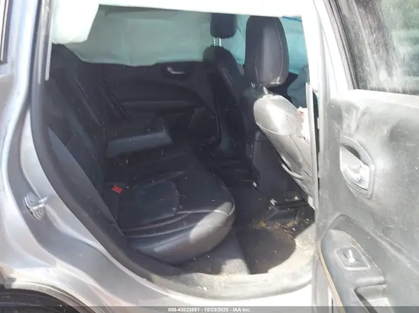3C4NJDCB6JT135513 2018 JEEP COMPASS - Image 8