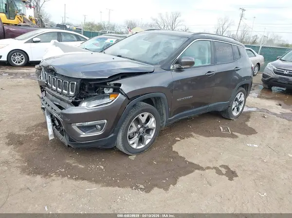 3C4NJDCB6JT153641 2018 JEEP COMPASS - Image 2
