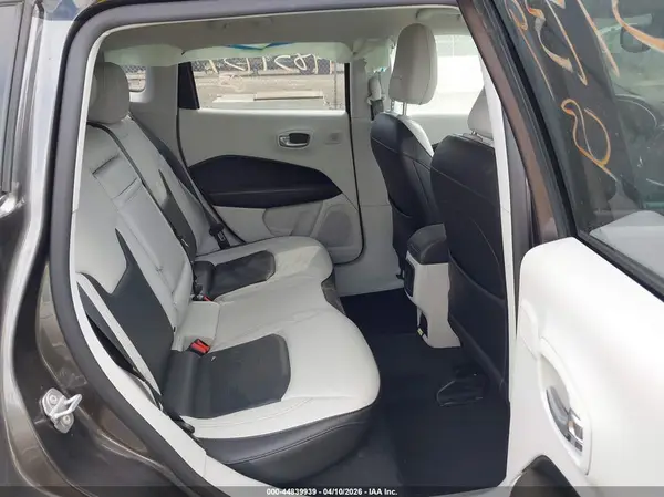 3C4NJDCB6JT153641 2018 JEEP COMPASS - Image 8