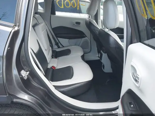 3C4NJDCB6JT162792 2018 JEEP COMPASS - Image 8