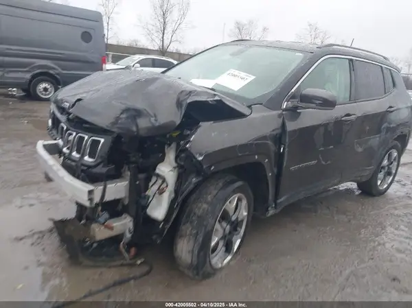 3C4NJDCB6JT201543 2018 JEEP COMPASS - Image 2
