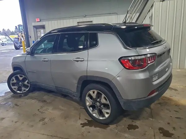 3C4NJDCB6JT205303 2018 JEEP COMPASS - Image 2