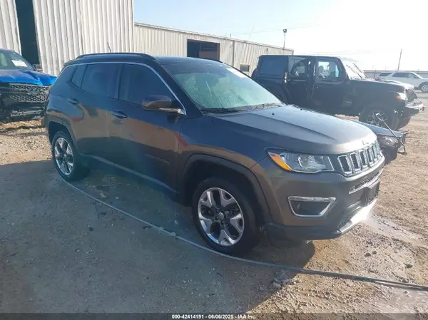 3C4NJDCB6JT214292 2018 JEEP COMPASS - Image 1