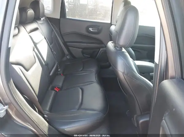 3C4NJDCB6JT214292 2018 JEEP COMPASS - Image 8