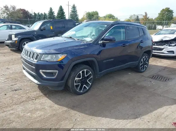 3C4NJDCB6JT238513 2018 JEEP COMPASS - Image 2
