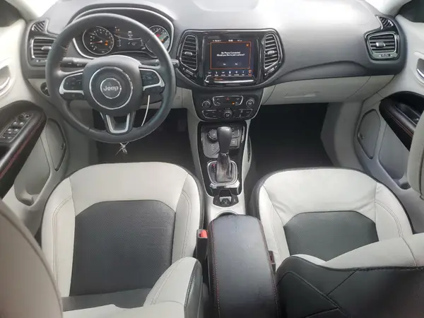 3C4NJDCB6JT245445 2018 JEEP COMPASS - Image 8