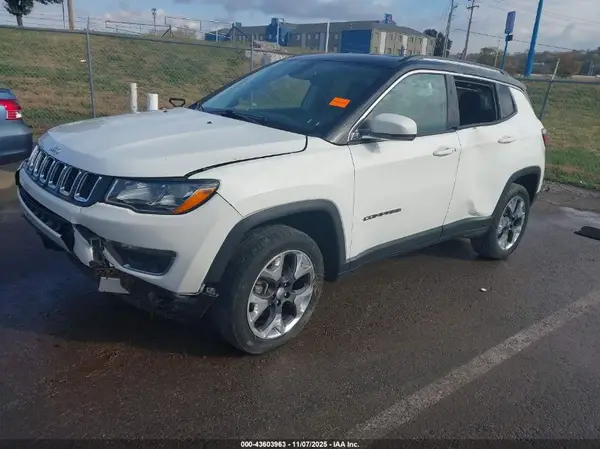 3C4NJDCB6JT267333 2018 JEEP COMPASS - Image 2