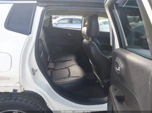 3C4NJDCB6JT267333 2018 JEEP COMPASS - Image 8