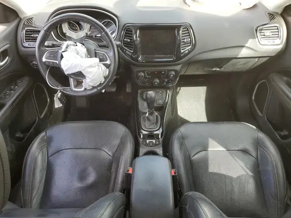 3C4NJDCB6JT272760 2018 JEEP COMPASS - Image 8