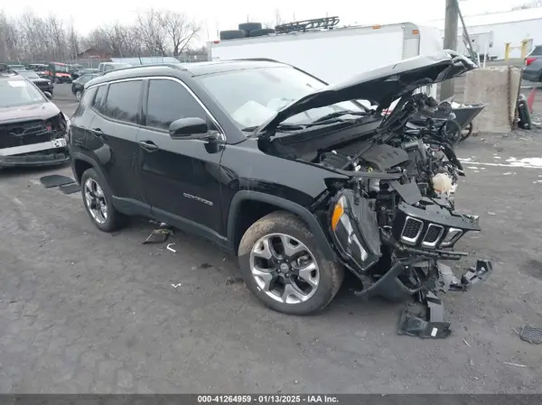 3C4NJDCB6JT307118 2018 JEEP COMPASS - Image 1