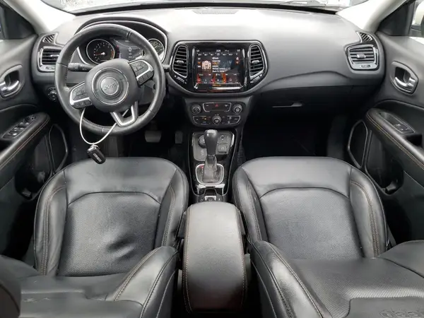 3C4NJDCB6JT307300 2018 JEEP COMPASS - Image 8