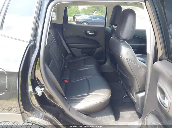 3C4NJDCB6JT333833 2018 JEEP COMPASS - Image 8