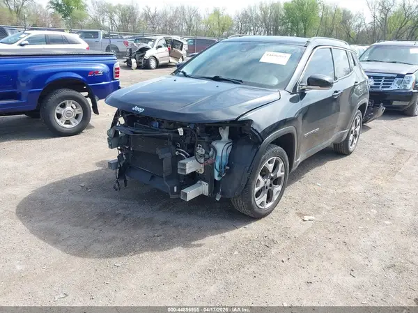 3C4NJDCB6JT336490 2018 JEEP COMPASS - Image 2