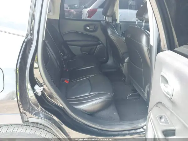 3C4NJDCB6JT336490 2018 JEEP COMPASS - Image 8