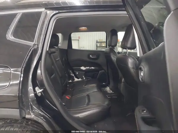 3C4NJDCB6JT340913 2018 JEEP COMPASS - Image 8