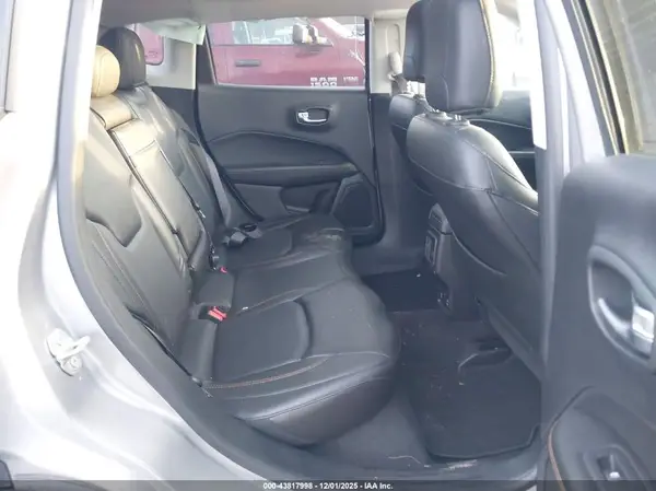 3C4NJDCB6JT350700 2018 JEEP COMPASS - Image 8