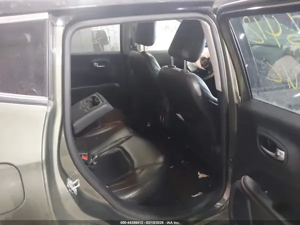 3C4NJDCB6JT354603 2018 JEEP COMPASS - Image 8