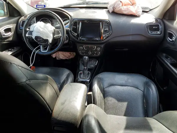 3C4NJDCB6JT367108 2018 JEEP COMPASS - Image 8