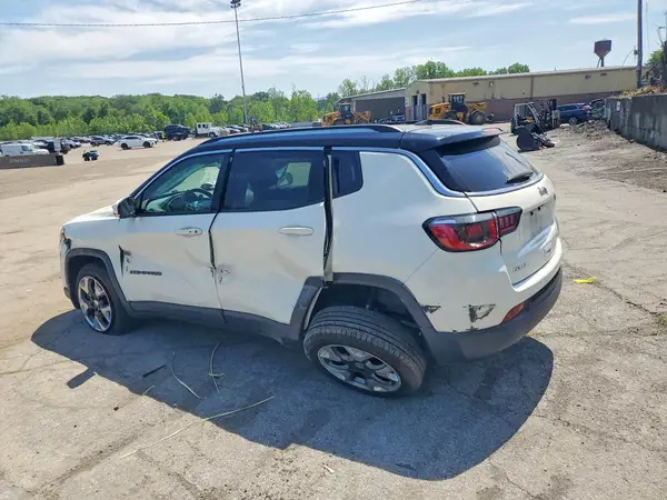 3C4NJDCB6JT373801 2018 JEEP COMPASS - Image 2