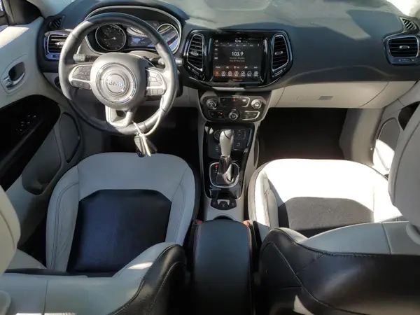 3C4NJDCB6JT376262 2018 JEEP COMPASS - Image 8