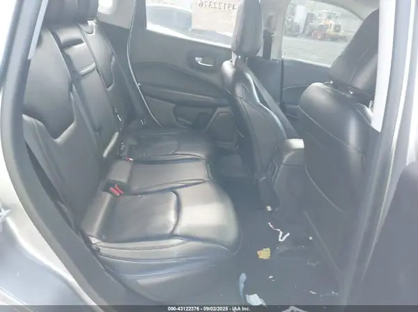3C4NJDCB6JT423970 2018 JEEP COMPASS - Image 8