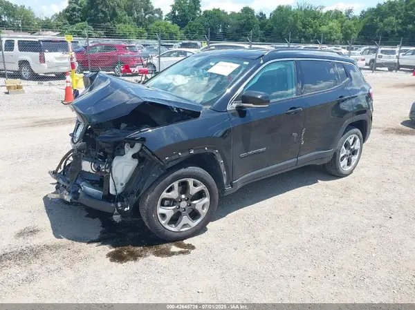 3C4NJDCB6JT437125 2018 JEEP COMPASS - Image 2