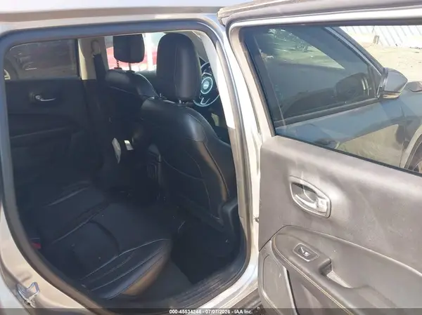 3C4NJDCB6JT442308 2018 JEEP COMPASS - Image 8